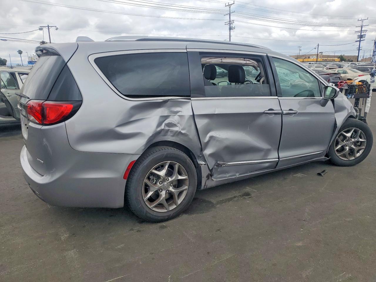Chrysler Pacifica Limited