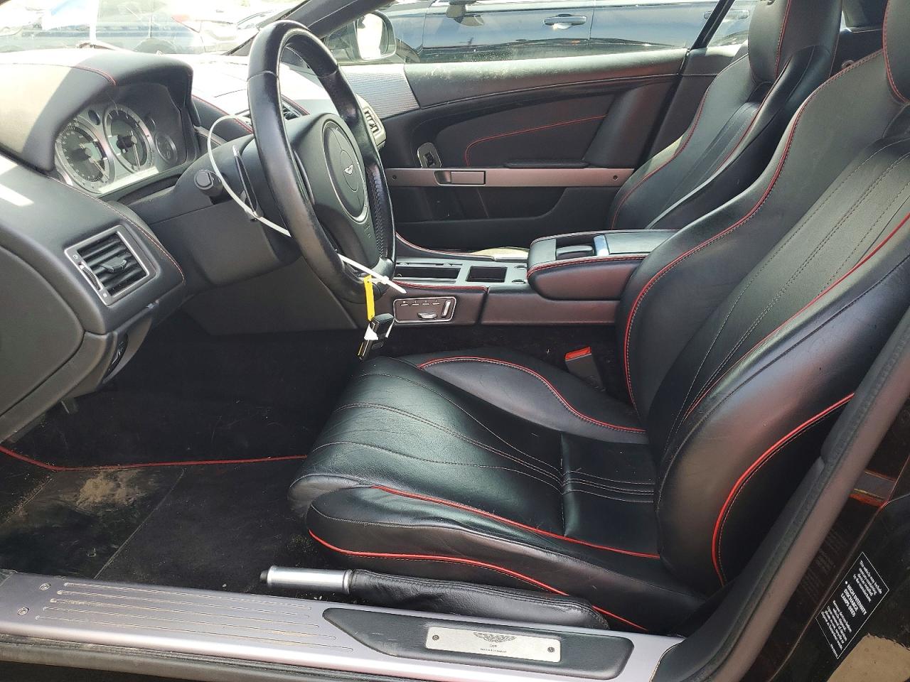 Aston Martin DB9