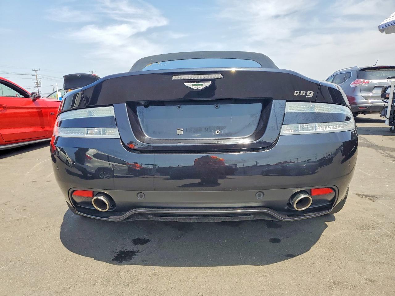 Aston Martin DB9
