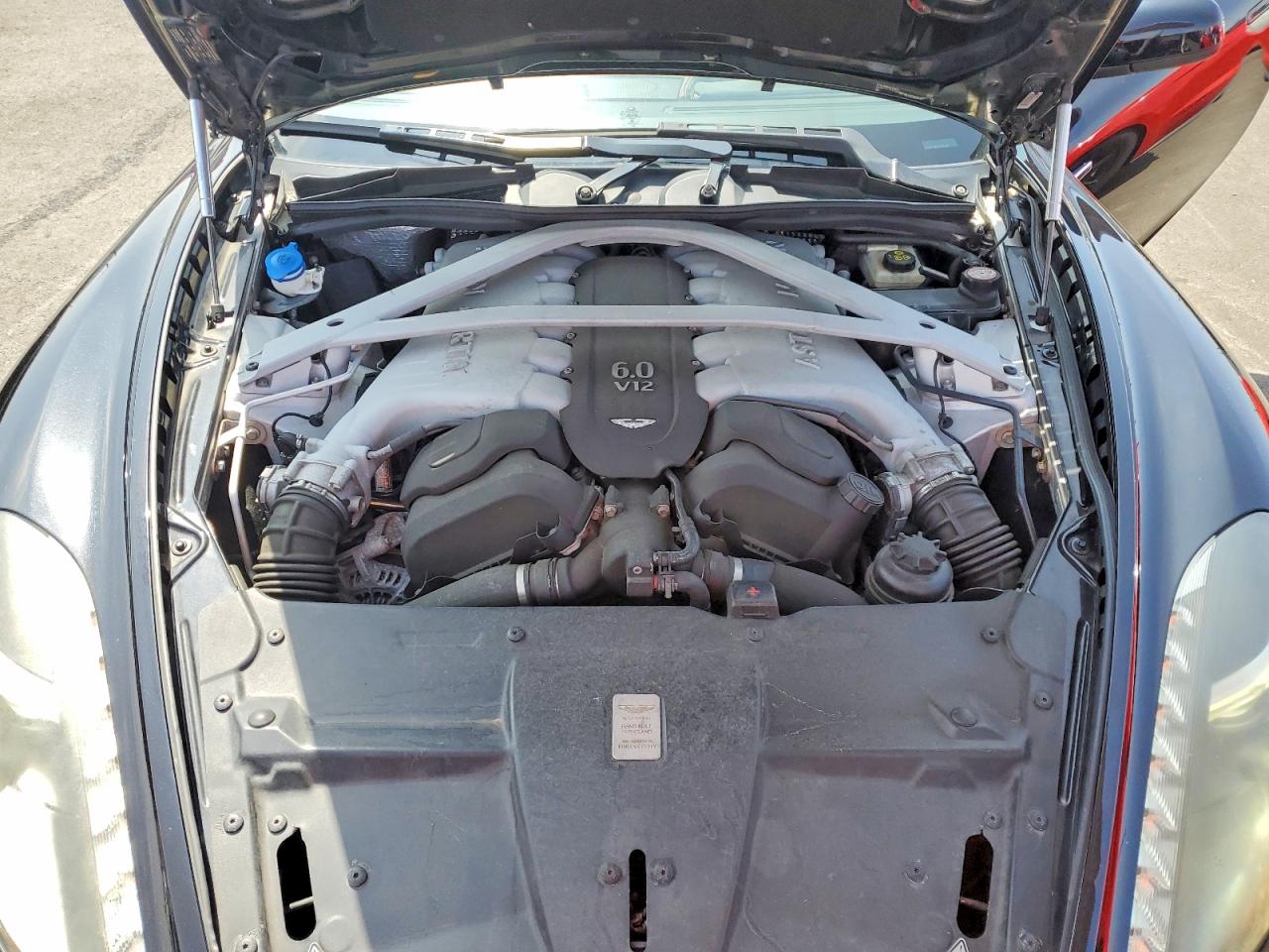 Aston Martin DB9