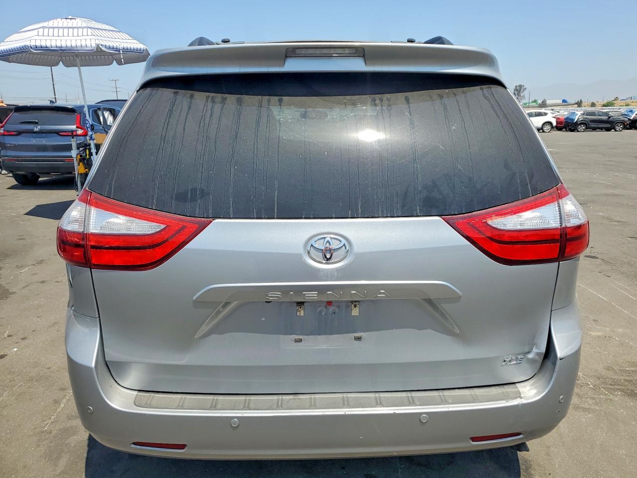 Toyota Sienna Xle 8-passenger