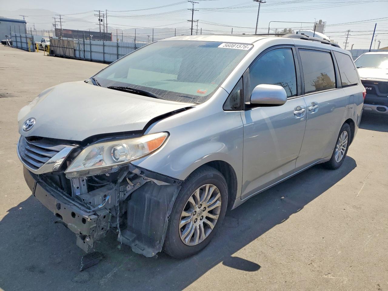 Salvage Toyota Sienna Image