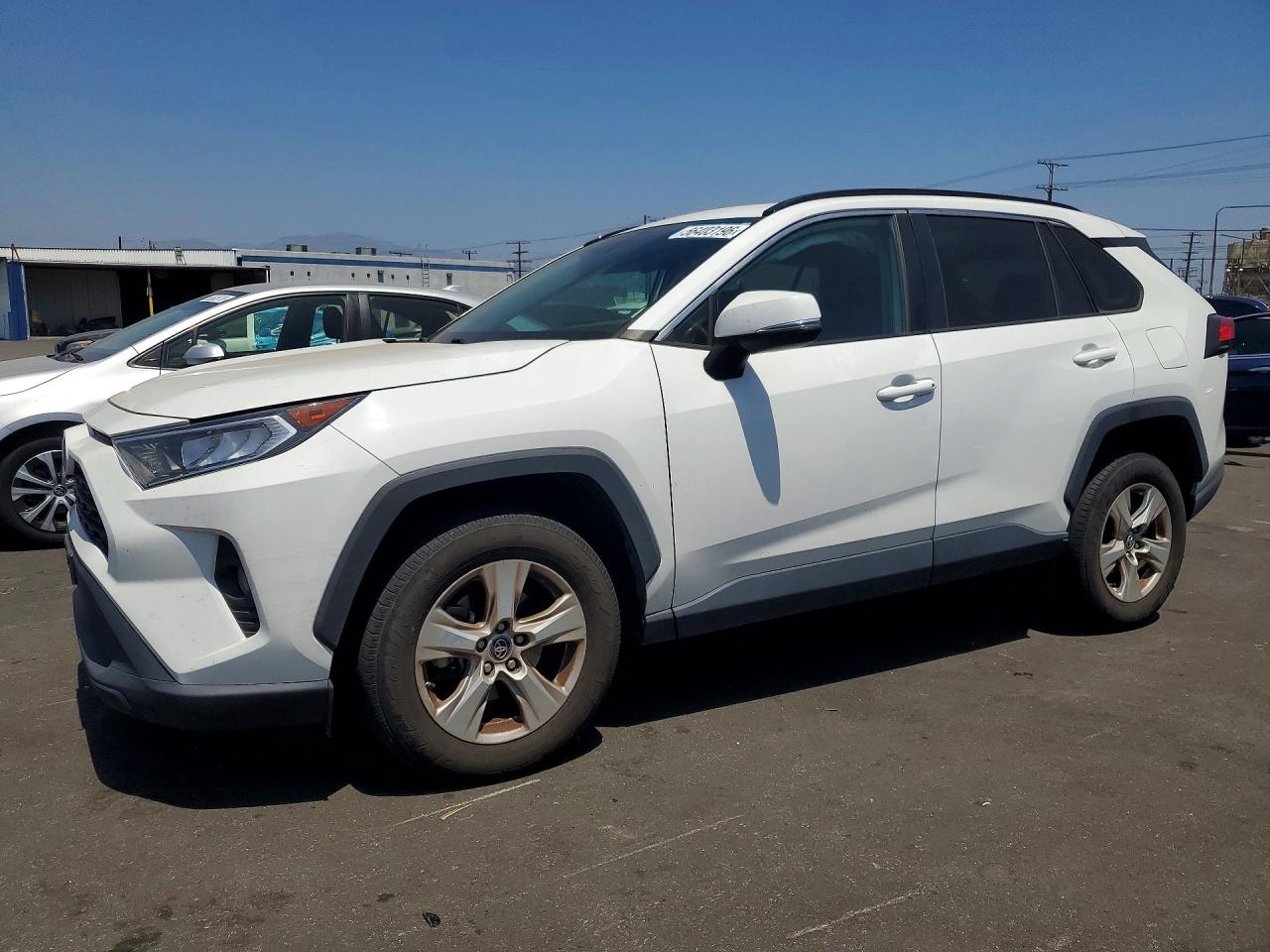 Salvage Toyota RAV4 Image