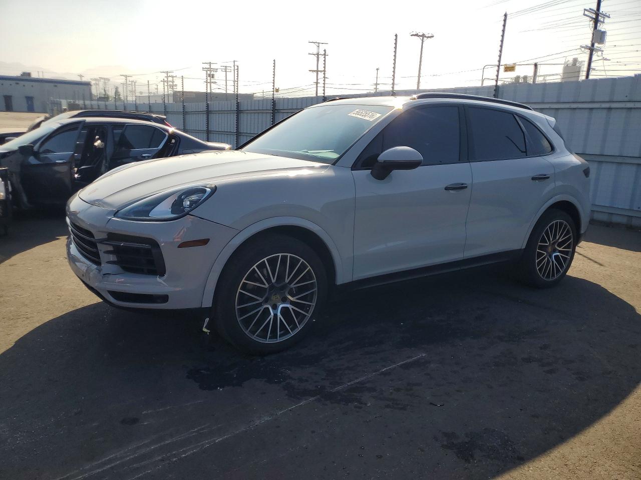 Salvage Porsche Cayenne Image