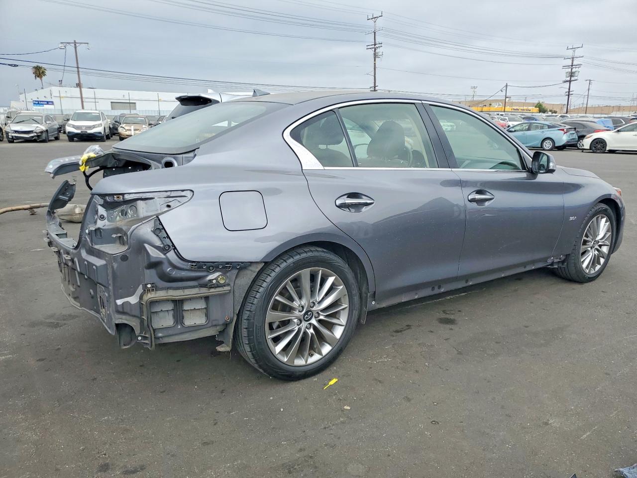 INFINITI Q50 3.0t Luxe