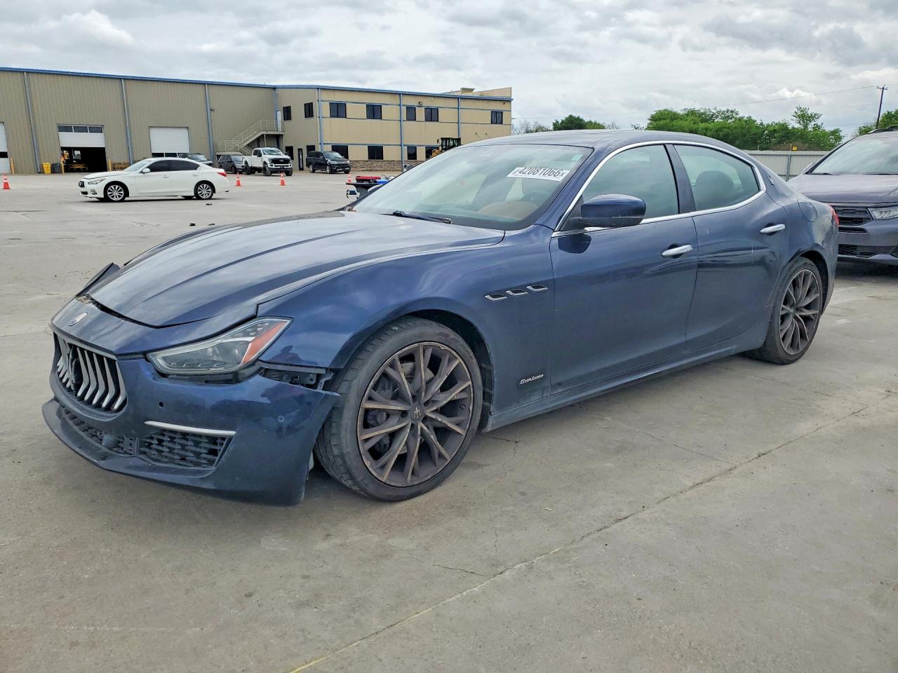 Salvage Maserati Ghibli Image