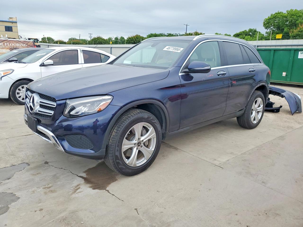 Salvage Mercedes-Benz GLC Image