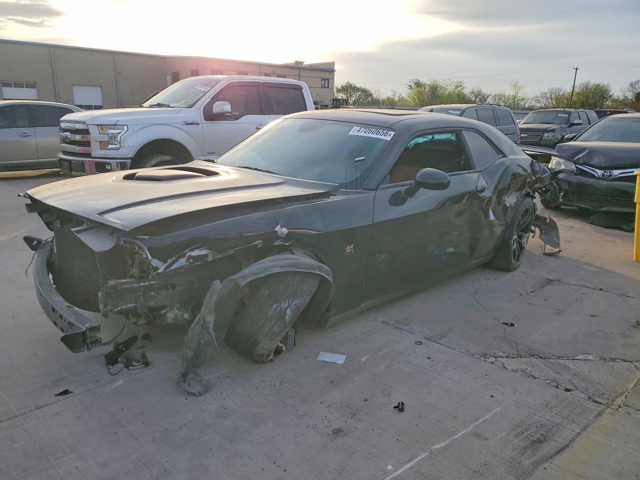 Salvage Dodge Challenger Image
