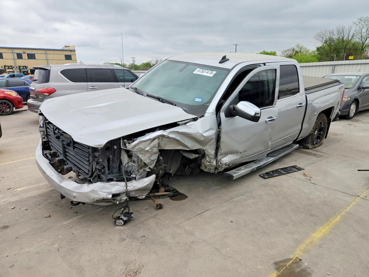 Salvage Chevrolet Silverado Image