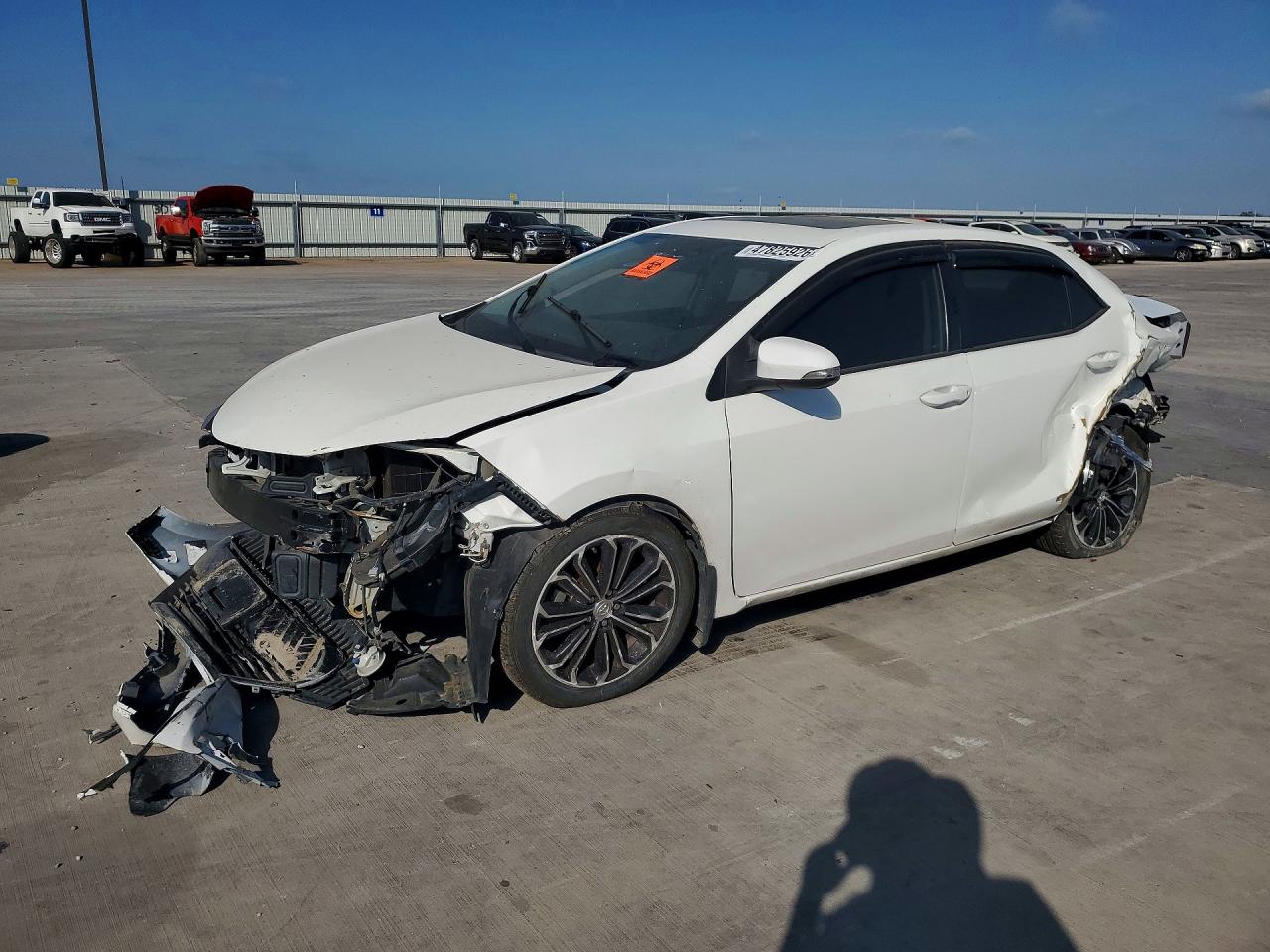 Salvage Toyota Corolla Image