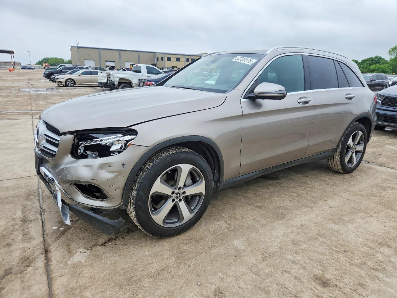 Salvage Mercedes-Benz GLC Image