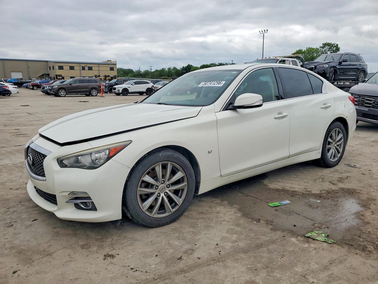 Salvage INFINITI Q50 Image