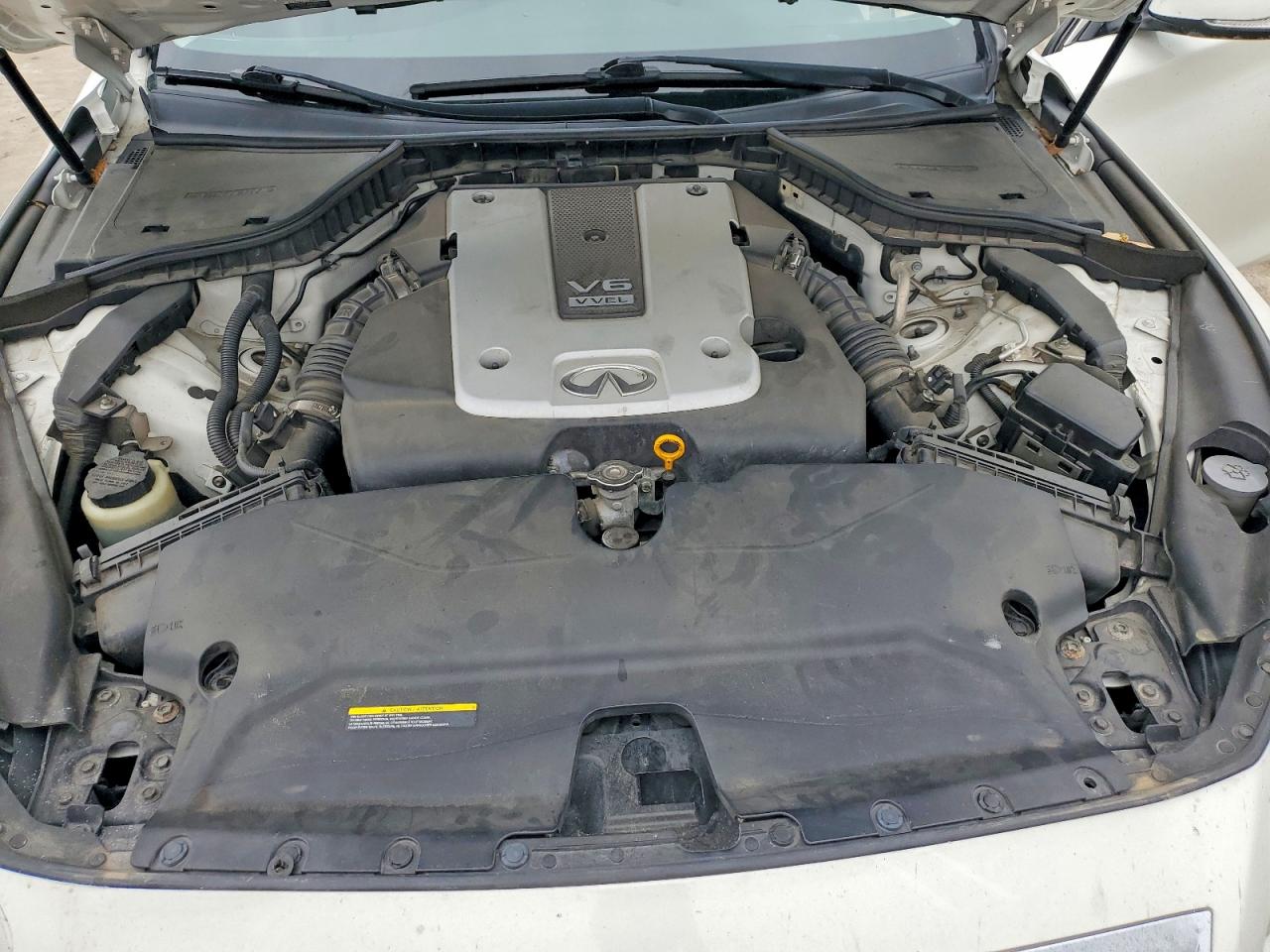 INFINITI Q50 Premium