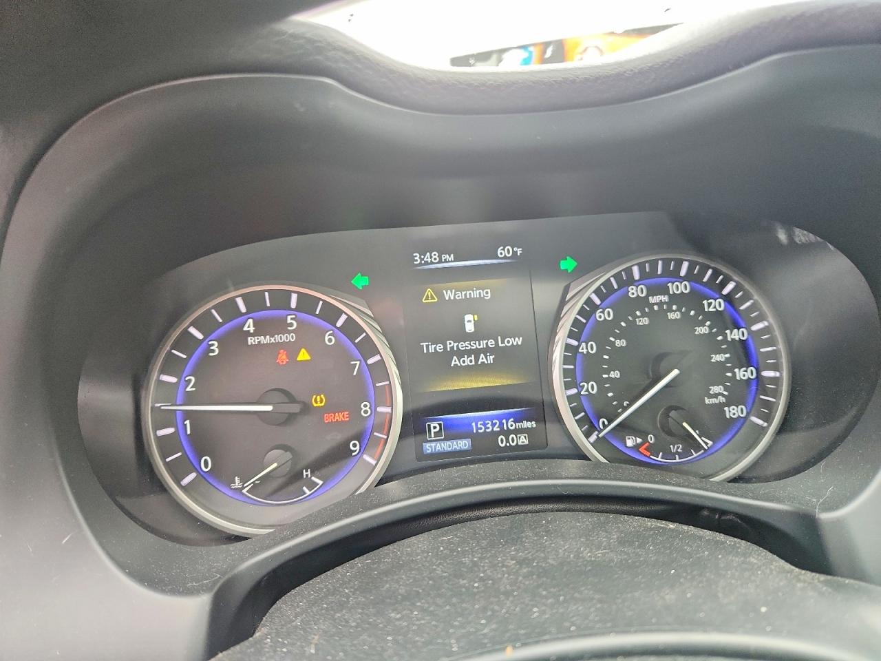 INFINITI Q50 Premium