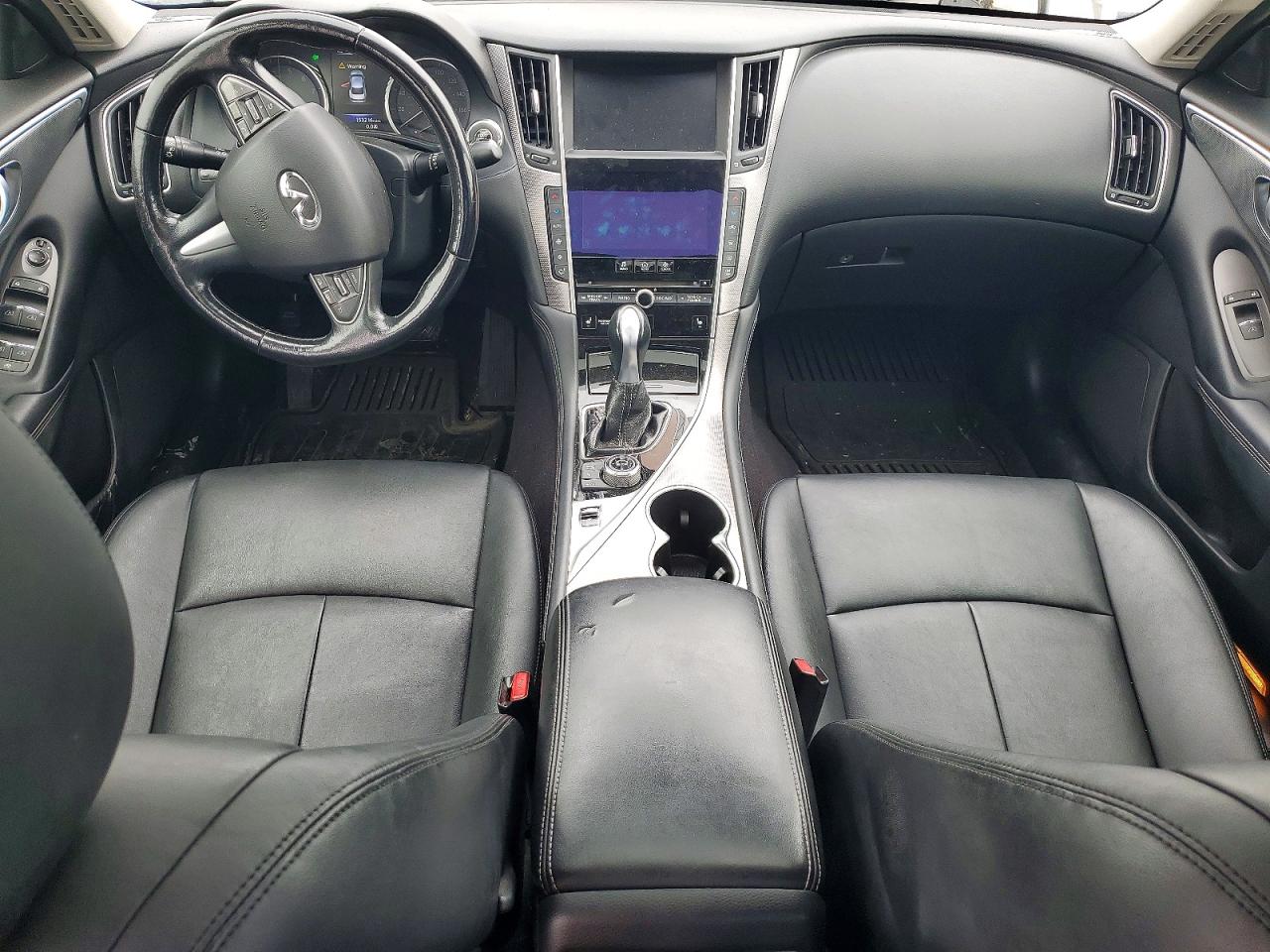 INFINITI Q50 Premium