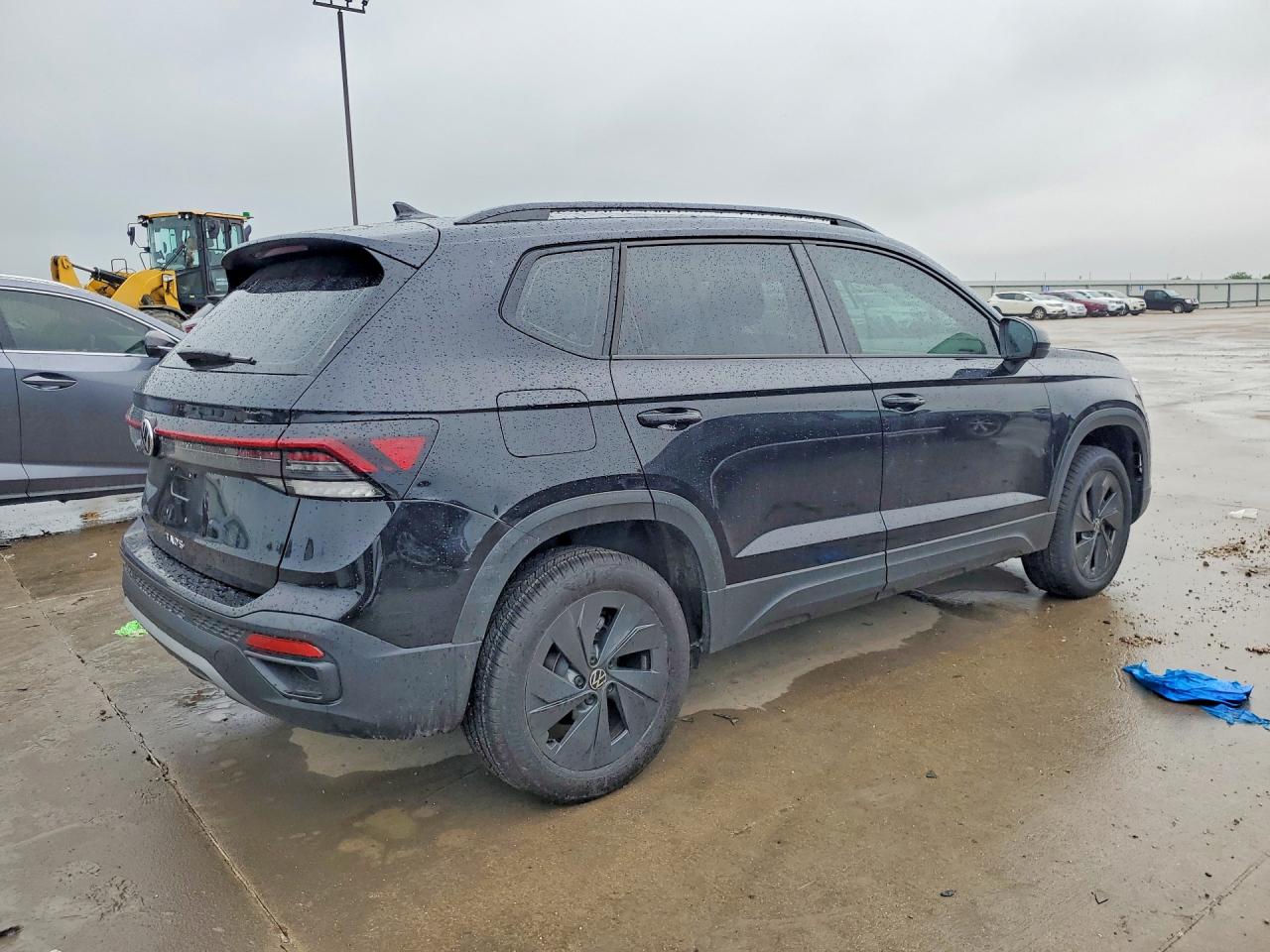 Volkswagen Taos S
