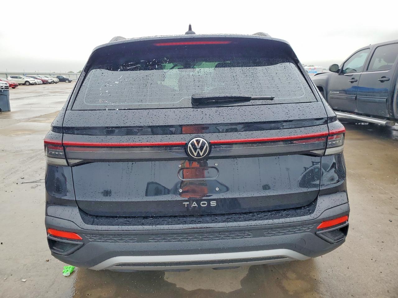 Volkswagen Taos S