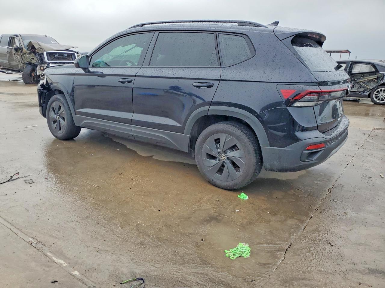 Volkswagen Taos S