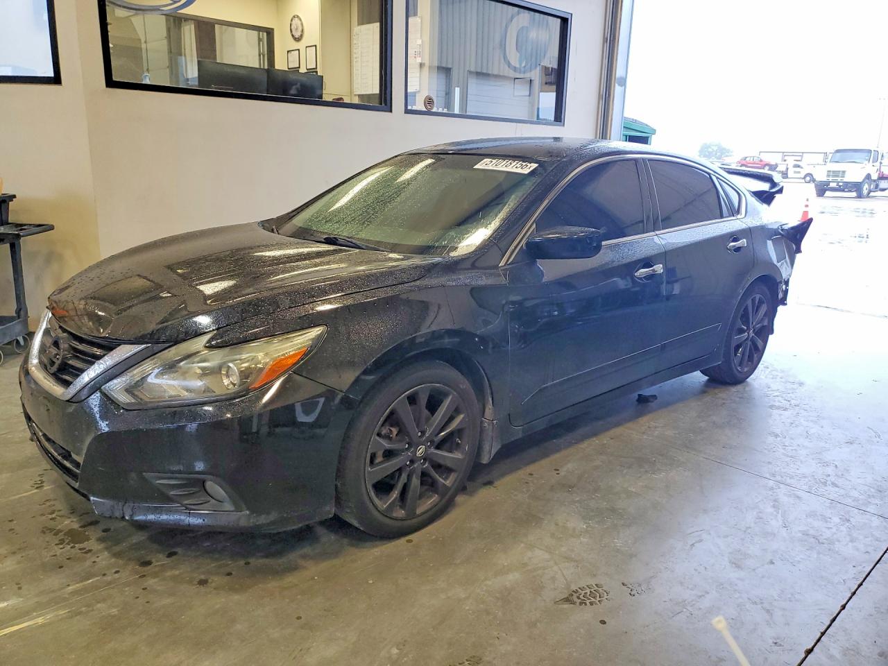Salvage Nissan Altima Image