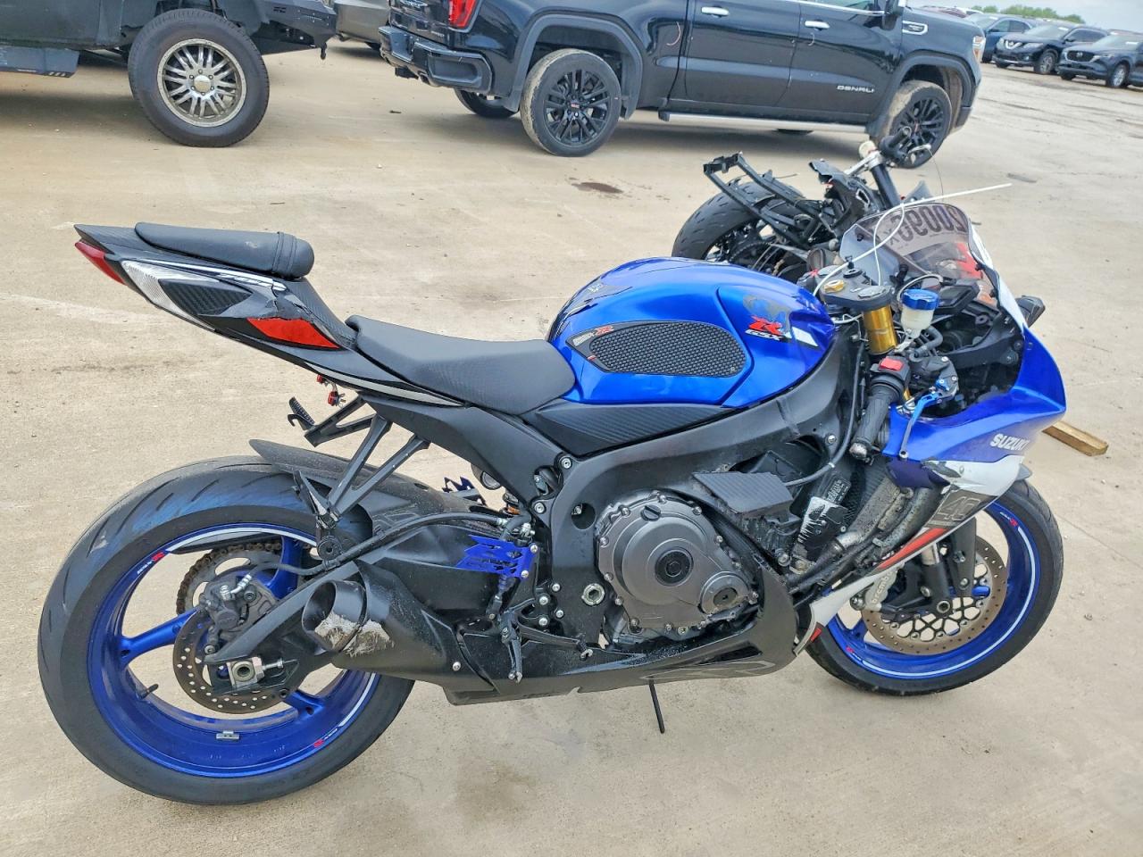 Salvage Suzuki Gsxr750 Image