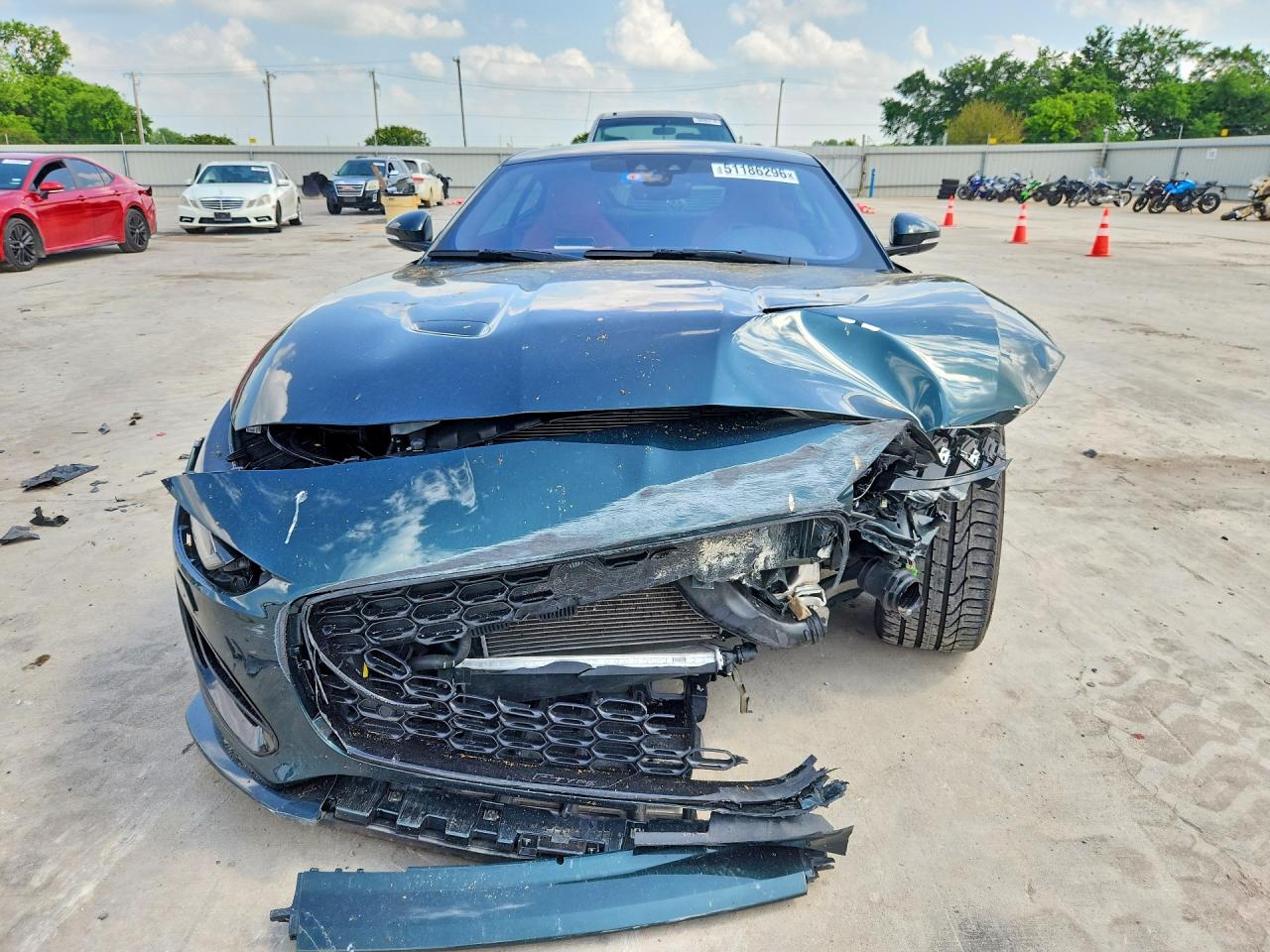 Jaguar F-TYPE 75
