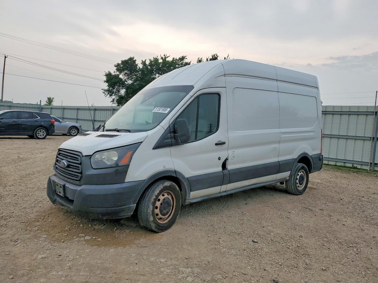 Salvage Ford Transit Image