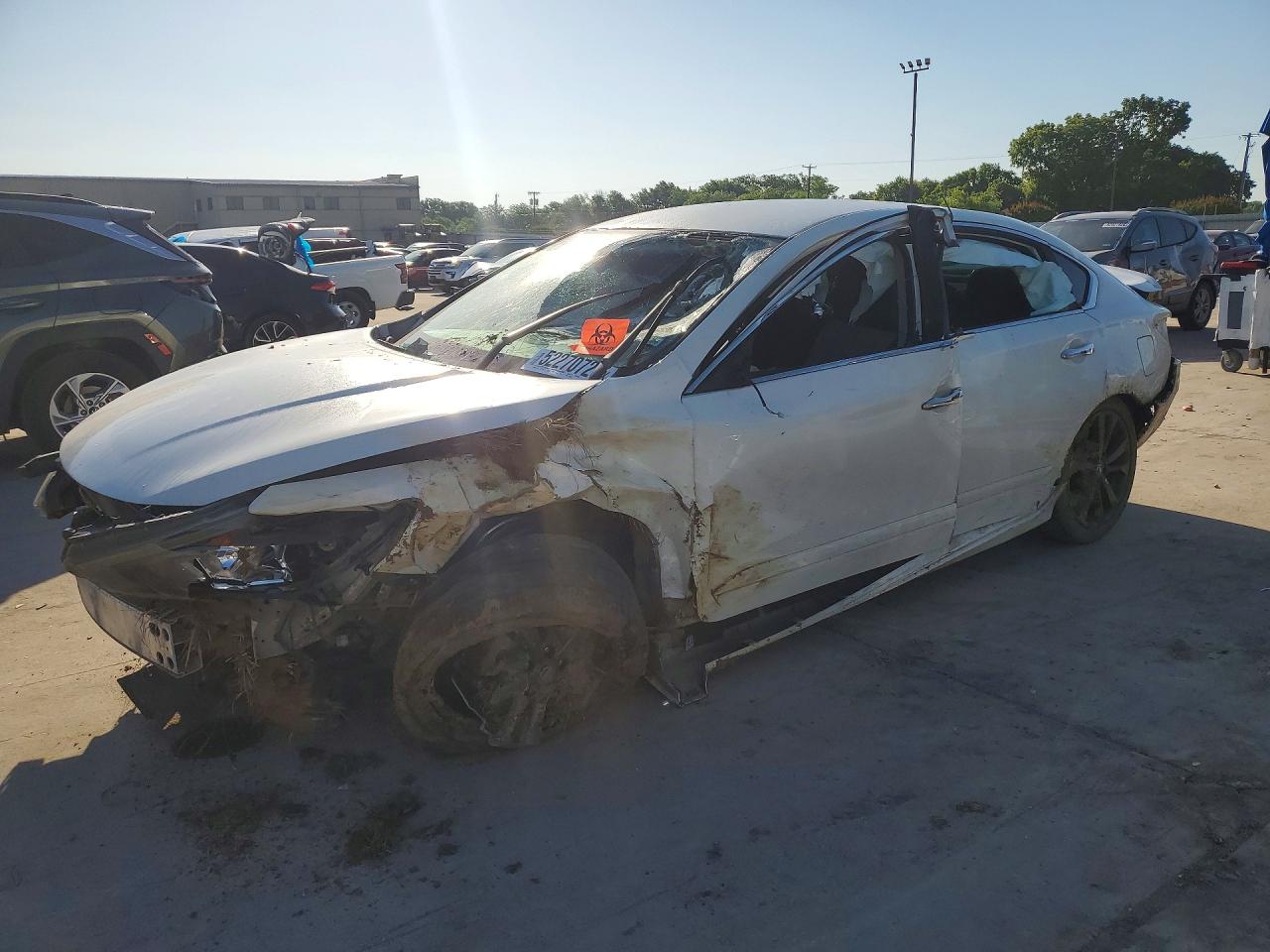 Salvage Nissan Altima Image