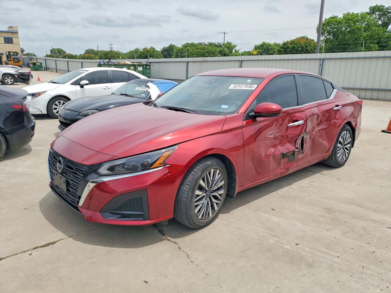 Salvage Nissan Altima Image