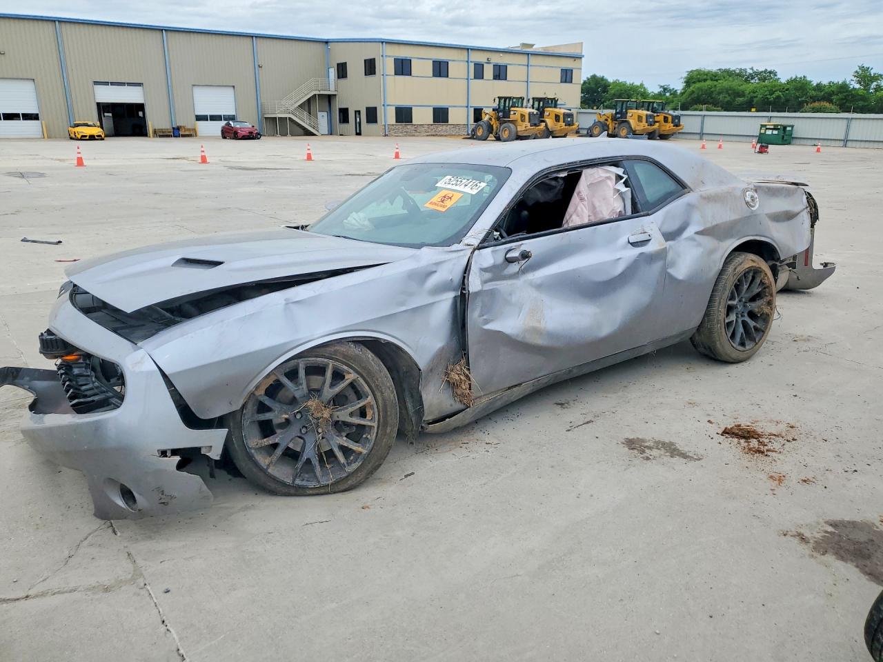 Salvage Dodge Challenger Image