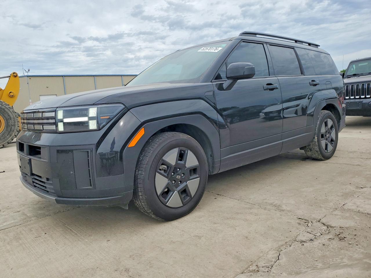 Salvage Hyundai SANTA FE Image
