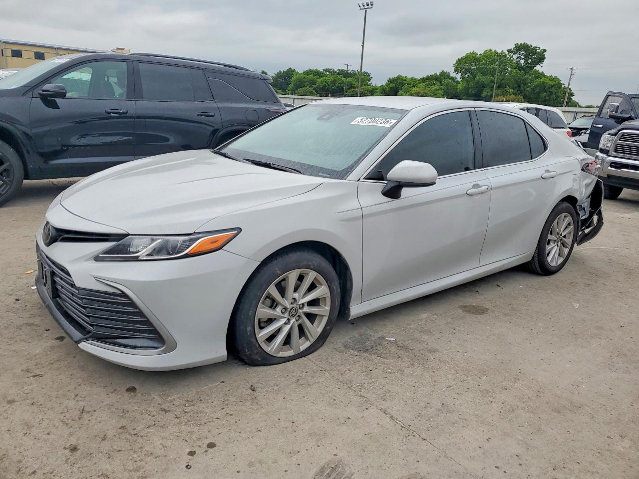 Salvage Toyota Camry Image