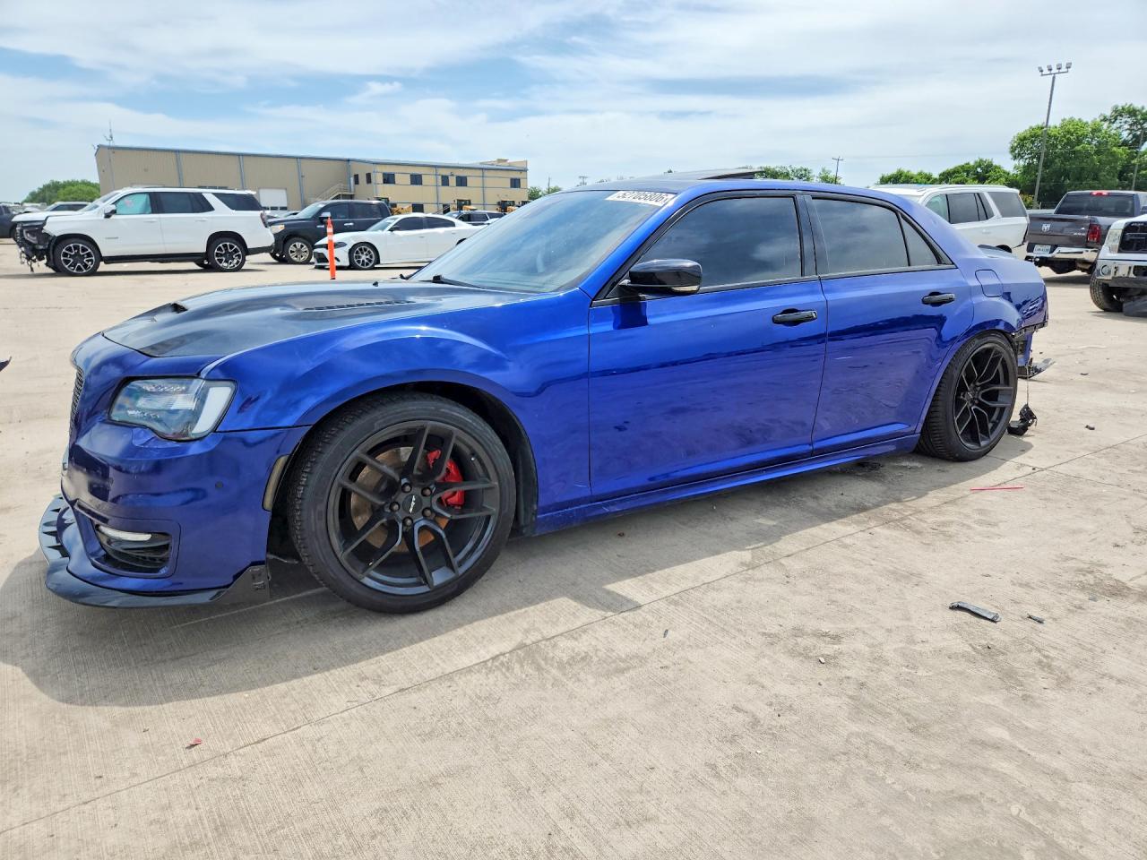 Salvage Chrysler 300 Image