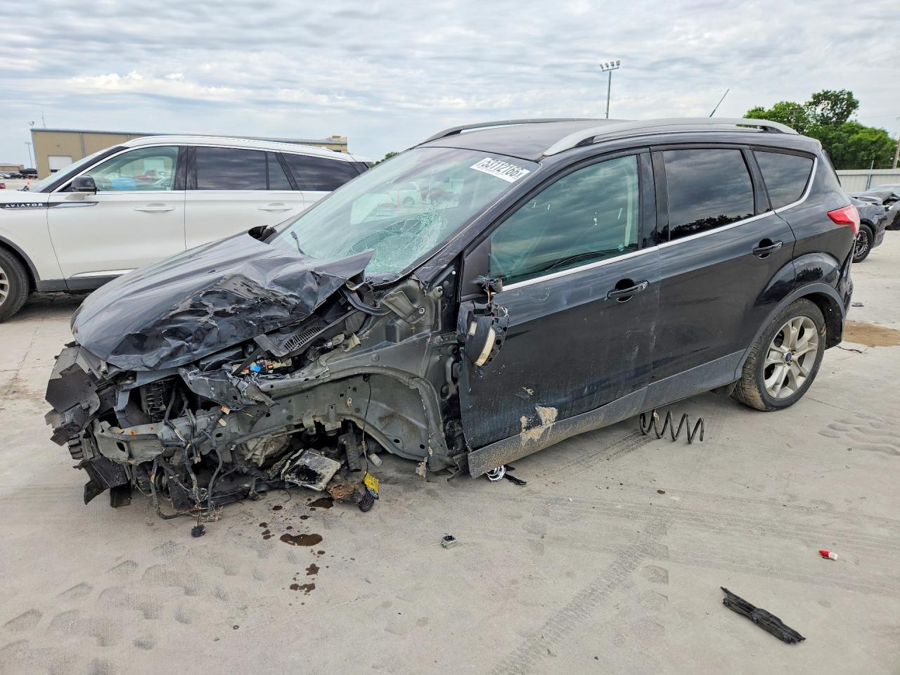 Salvage Ford Escape Image