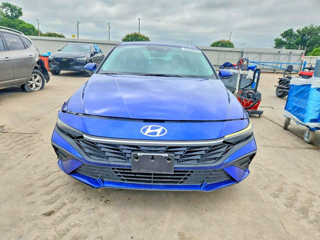 Hyundai ELANTRA Sel