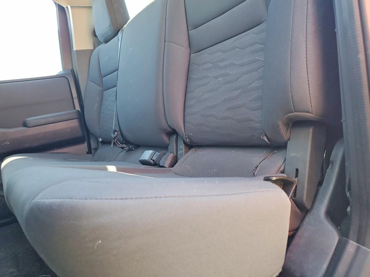 Nissan Frontier S