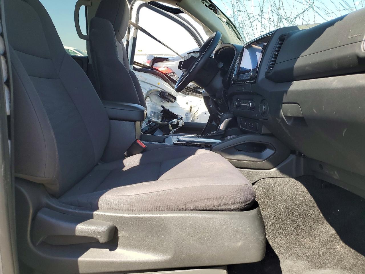Nissan Frontier S