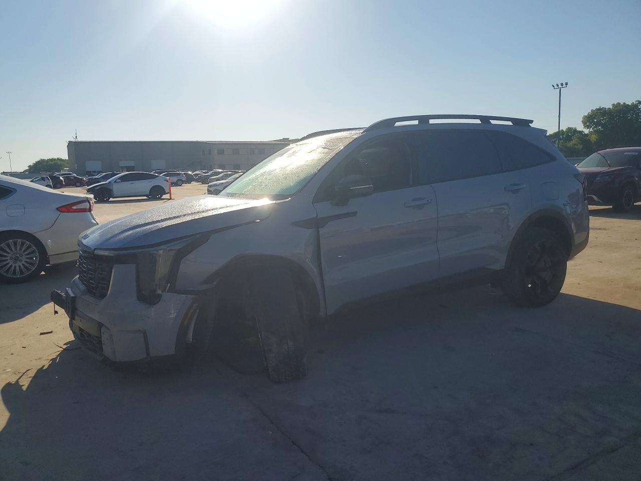 Salvage Kia Sorento Image