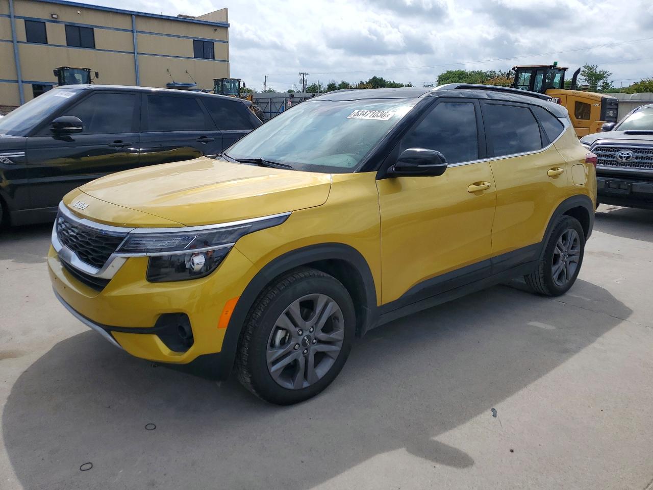 Salvage Kia Seltos Image