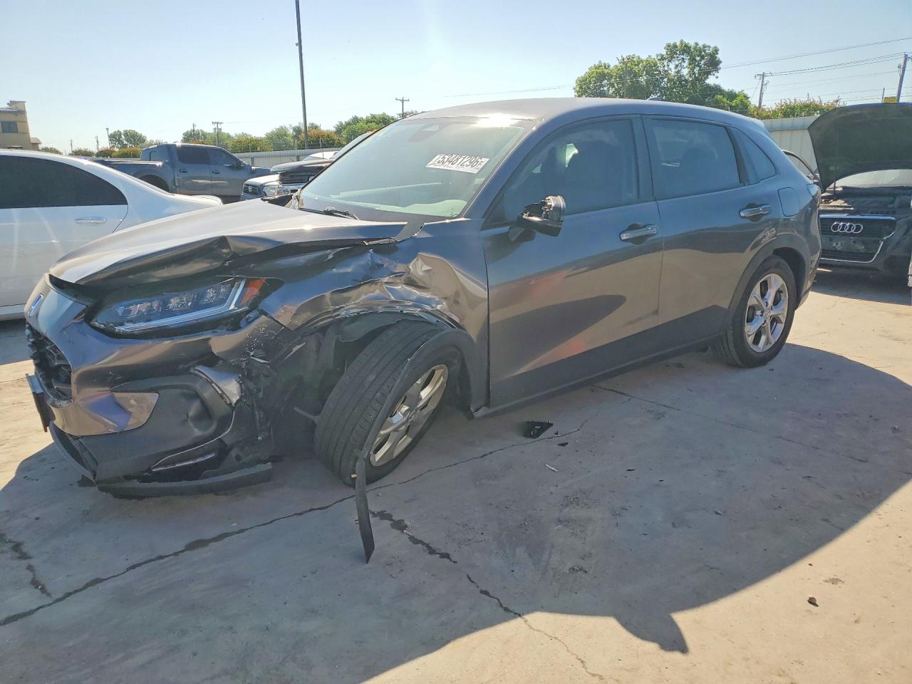 Salvage Honda HR-V Image