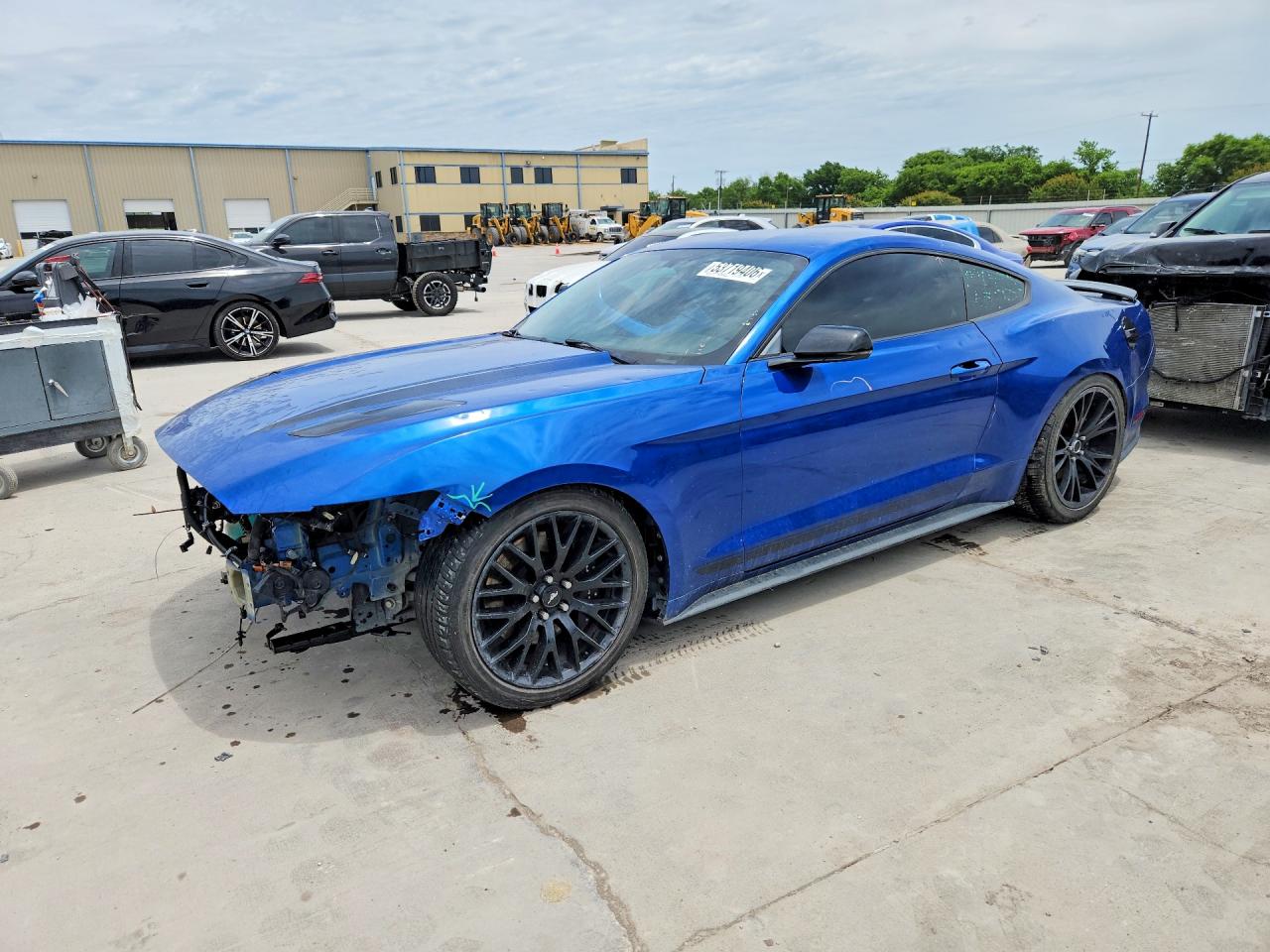 Salvage Ford Mustang Image