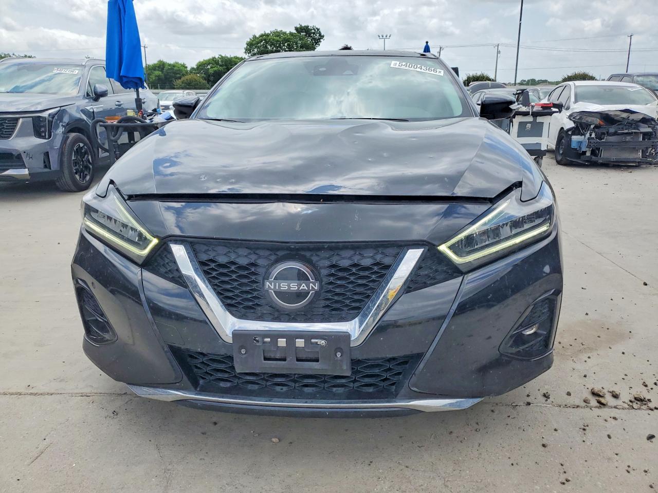 Nissan Maxima Platinum