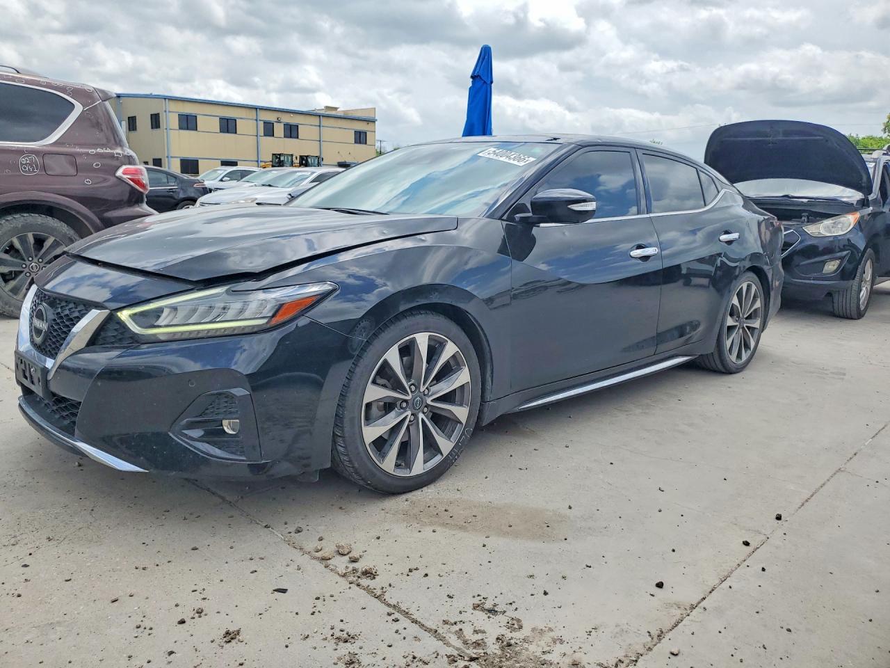 Salvage Nissan Maxima Image