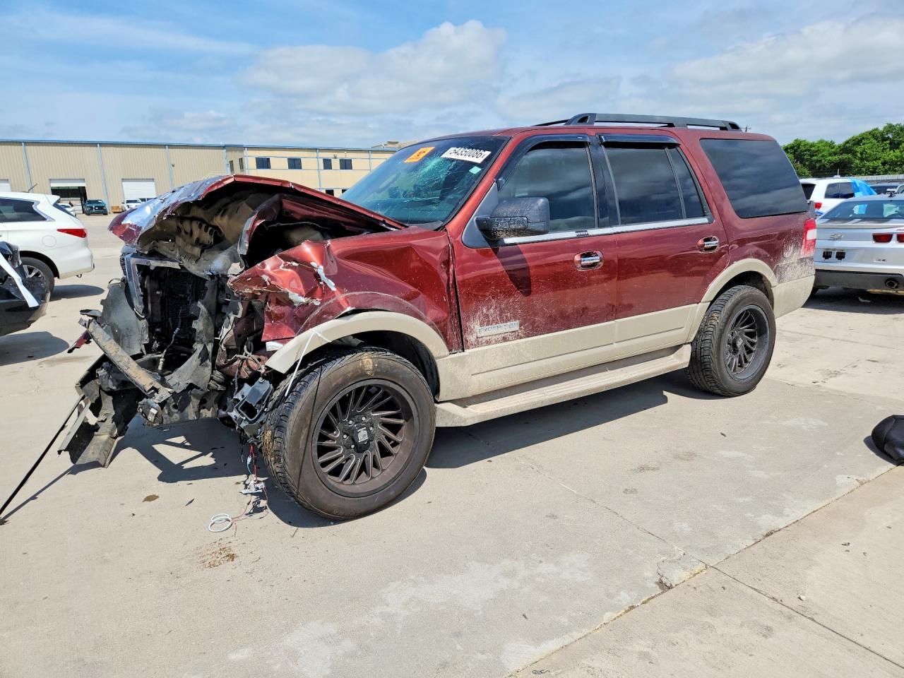 Salvage Ford Expedition Image