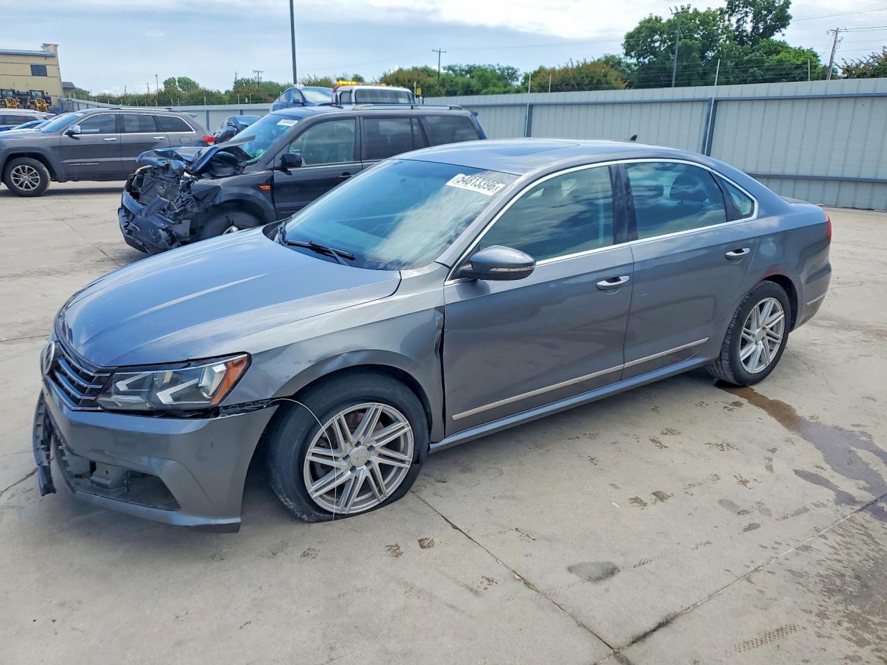 Salvage Volkswagen Passat Image
