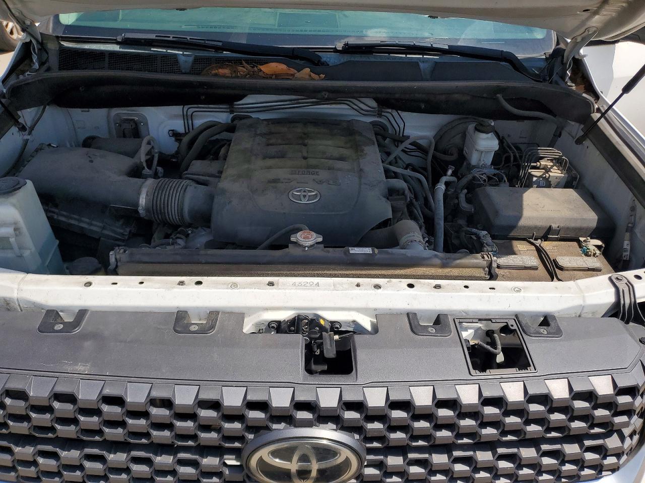 Toyota Tundra Crewmax Sr5