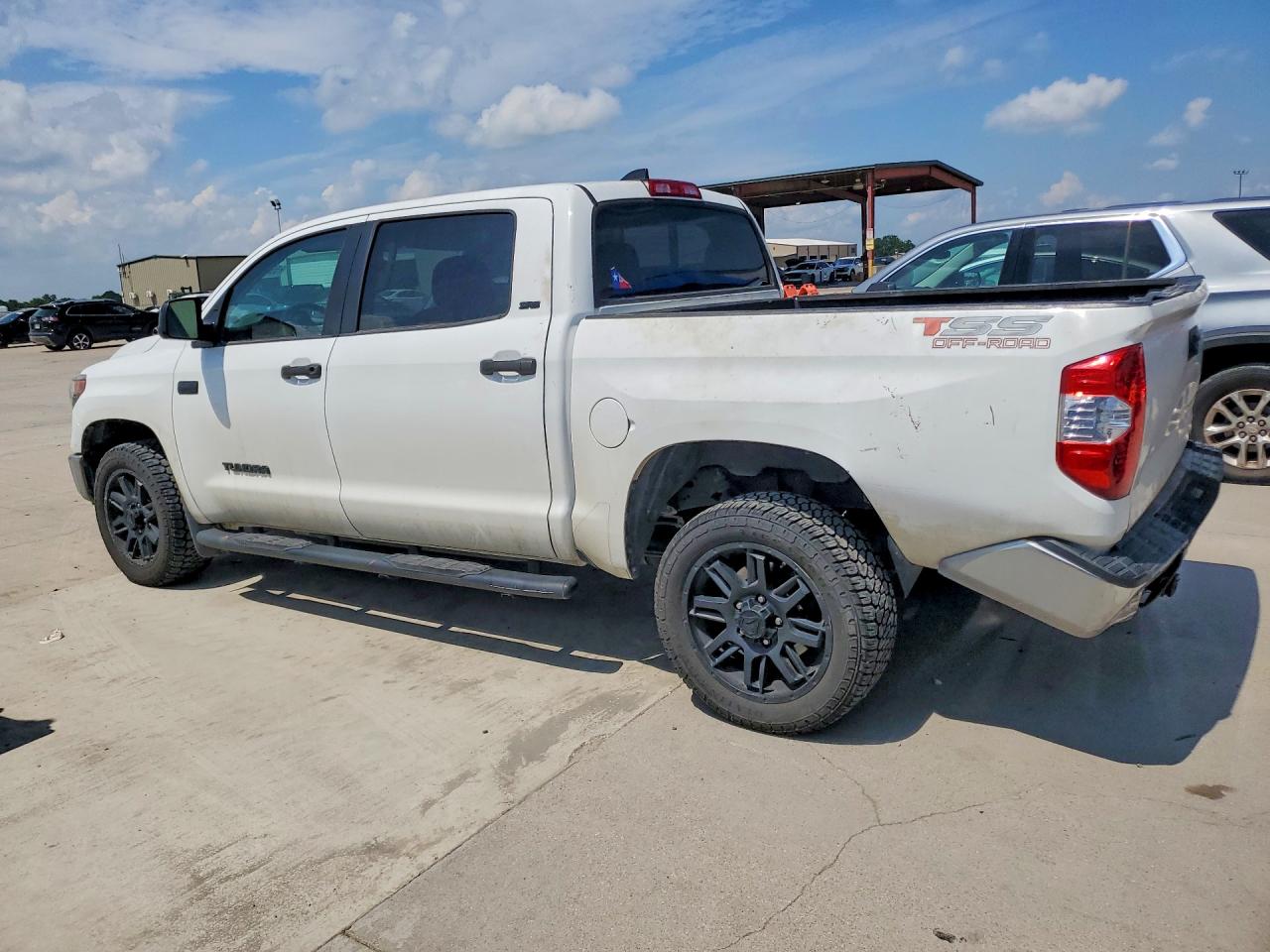 Toyota Tundra Crewmax Sr5