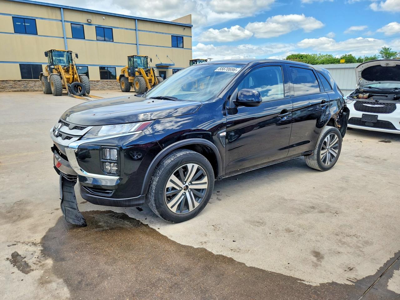 Salvage Mitsubishi Outlander Image