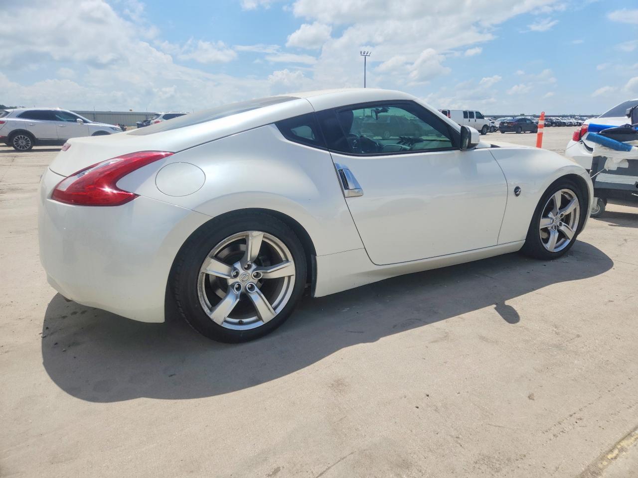 Nissan 370Z Base
