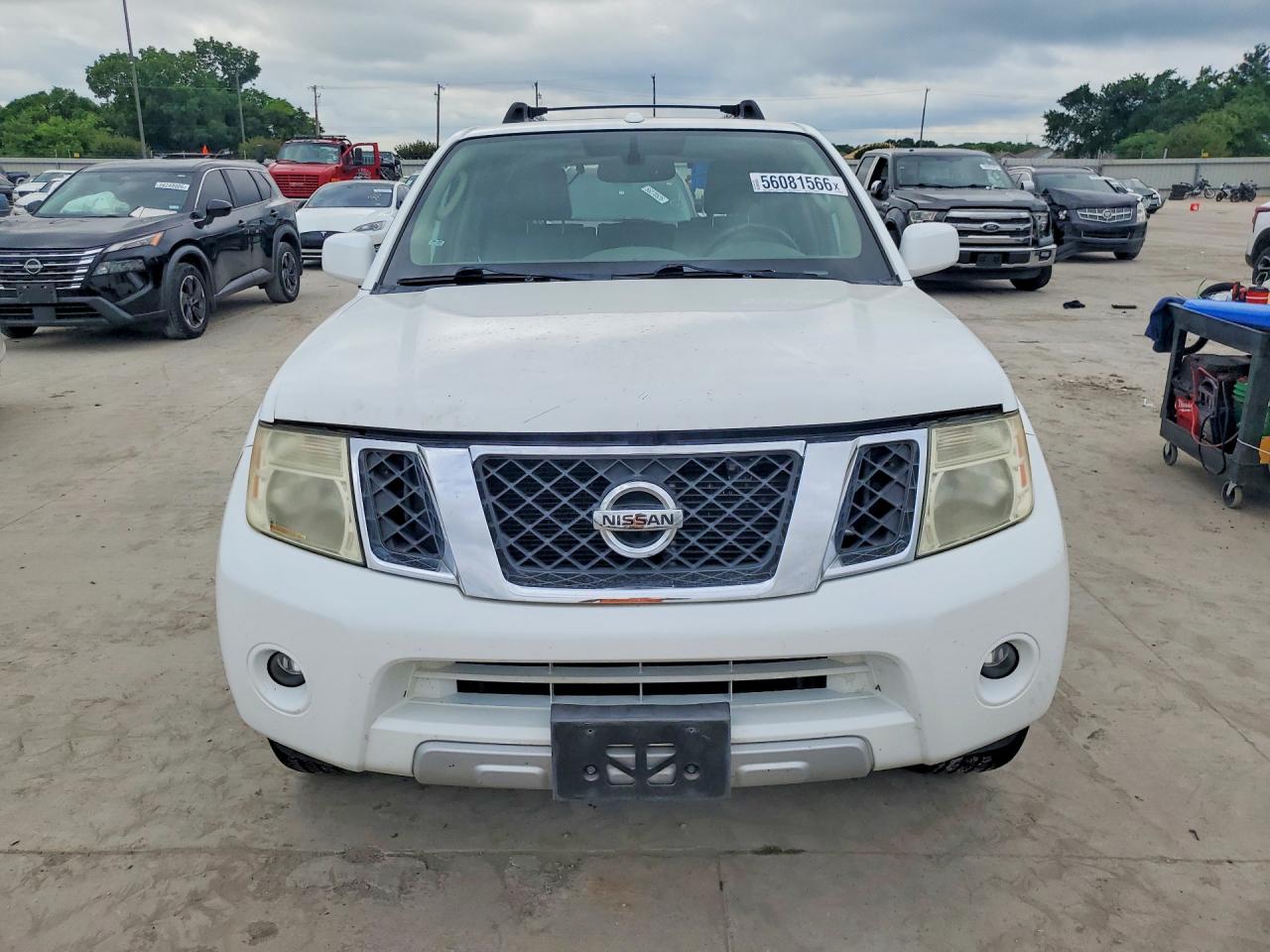 Nissan Pathfinder S