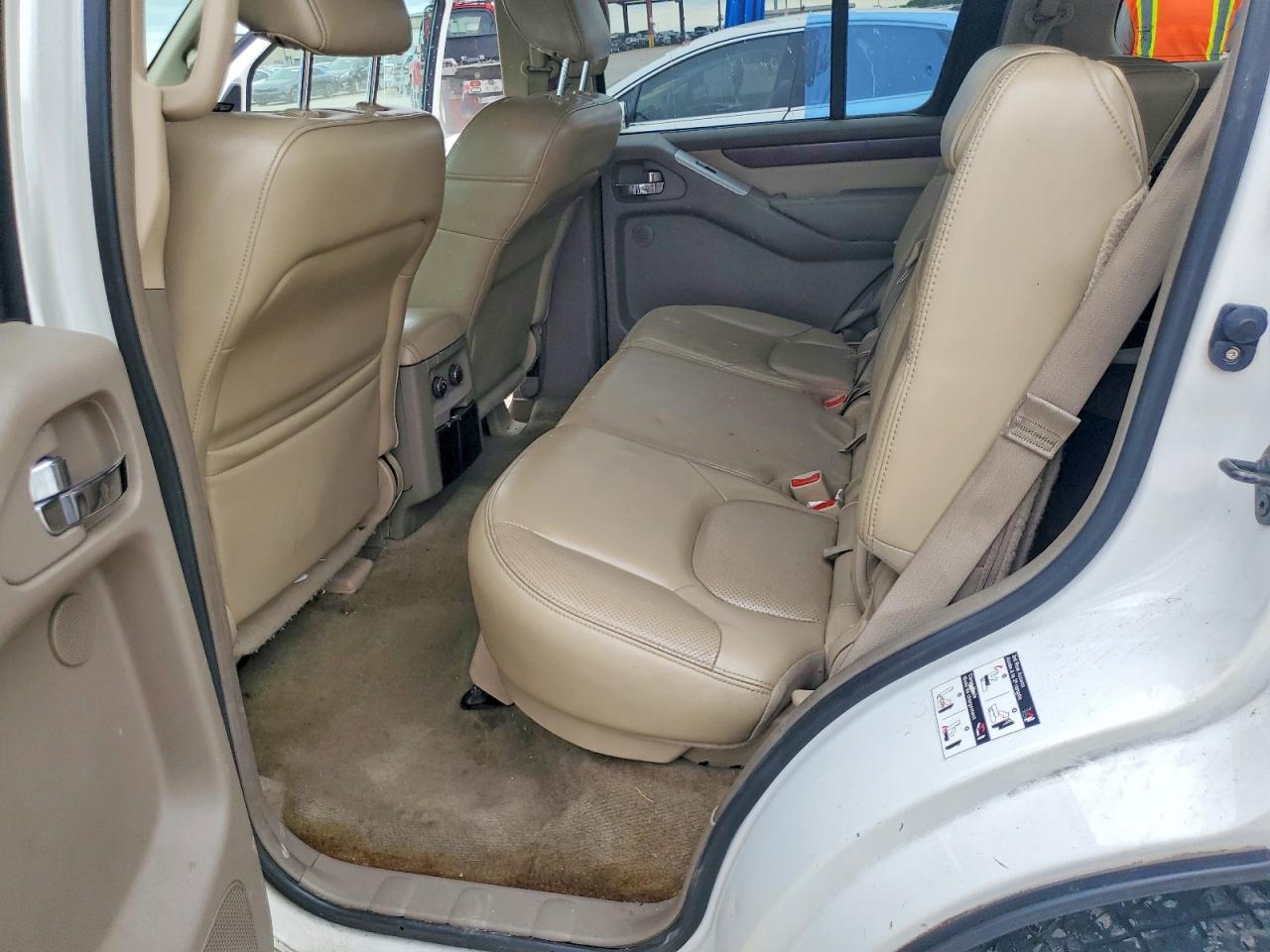 Nissan Pathfinder S